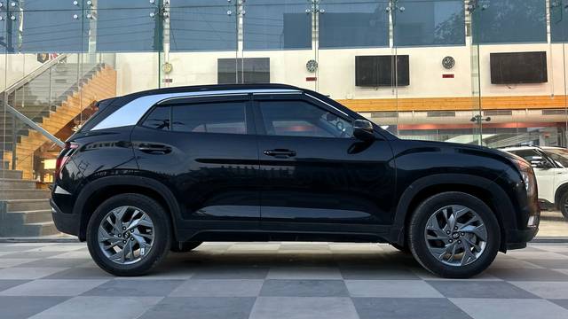 https://images10.gaadi.com/usedcar_image/4400624/original/85d943c30ff47561a32114f8fb9555cb.jpg?imwidth=6401