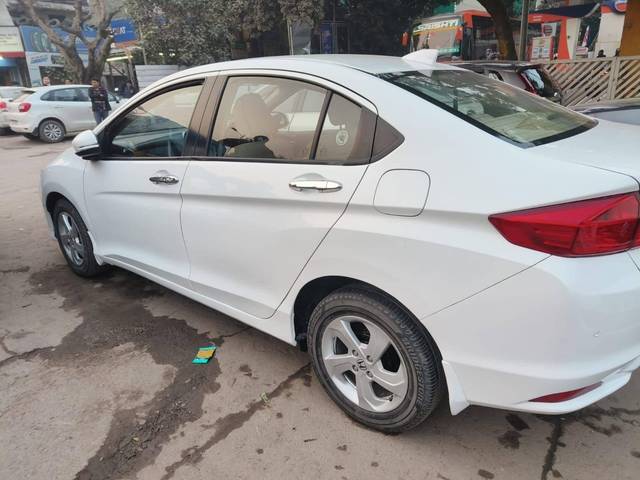 https://images10.gaadi.com/usedcar_image/4400651/original/processed_dc5d1c621a022aebdb895942e3459922.jpg?imwidth=6402