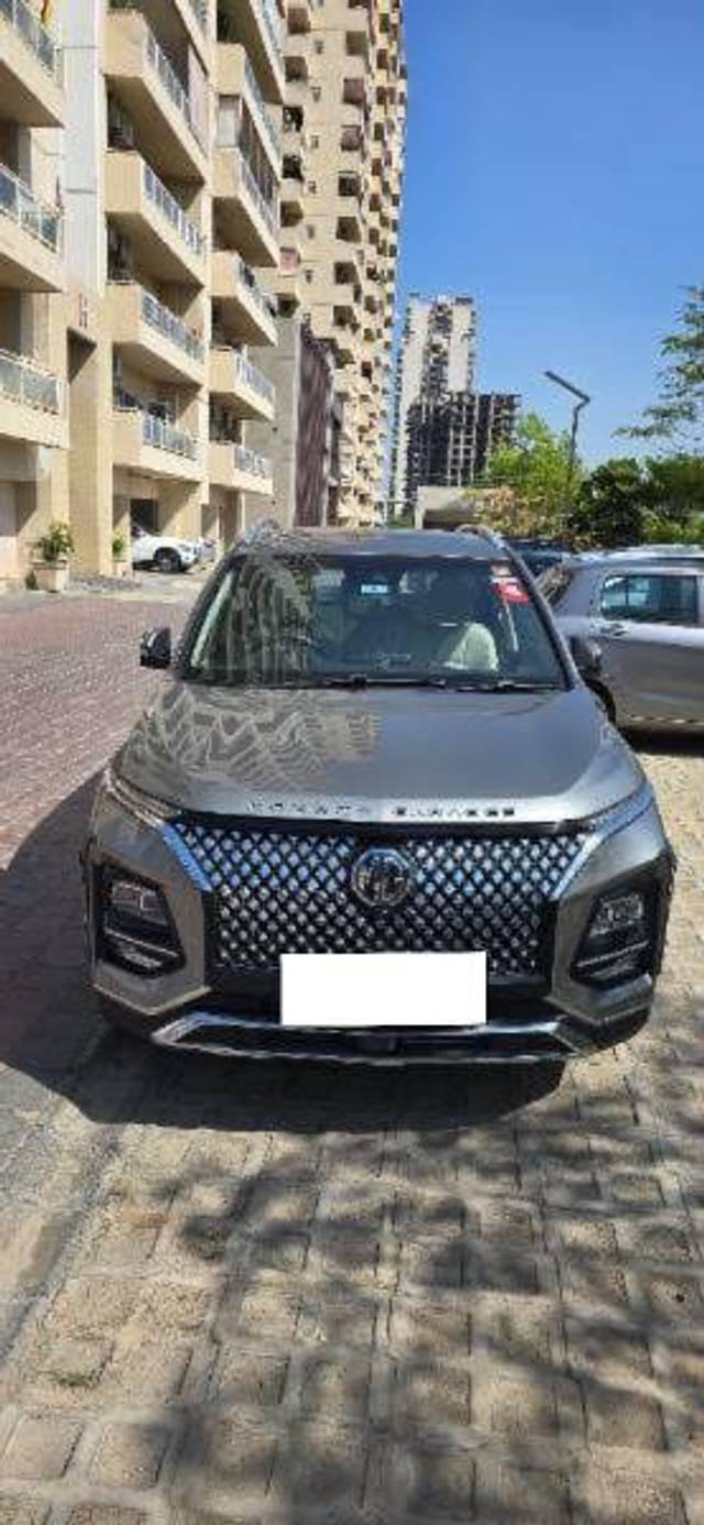 https://images10.gaadi.com/usedcar_image/4400695/original/f061b9c71bab374902aedcbc56ce605f.jpg?imwidth=6400