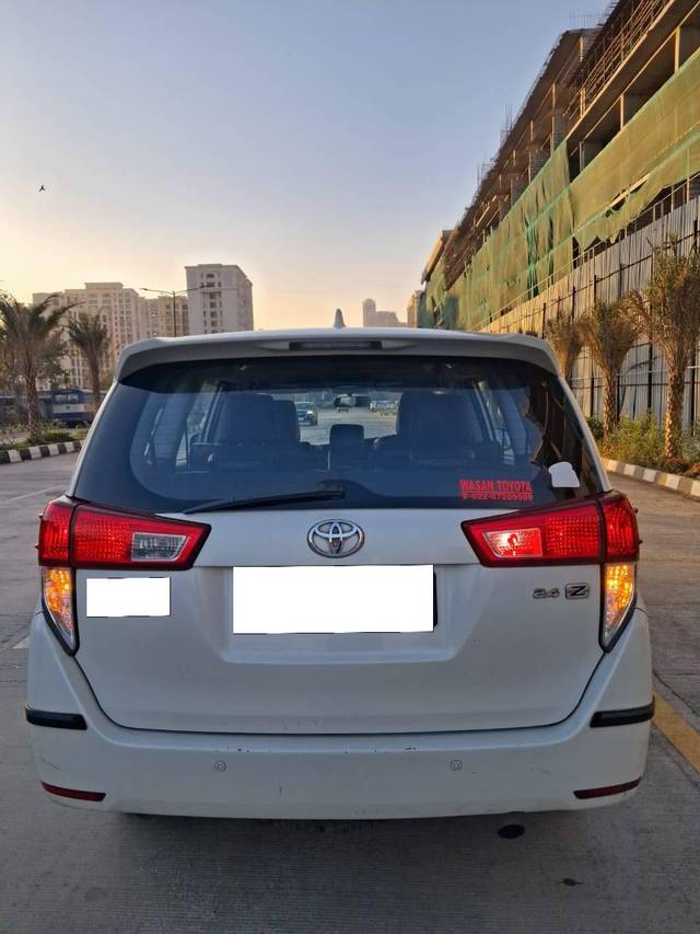 https://images10.gaadi.com/usedcar_image/4400721/original/processed_1cc98ca3244789655be0b5f66bd76b0e.jpg?imwidth=6402