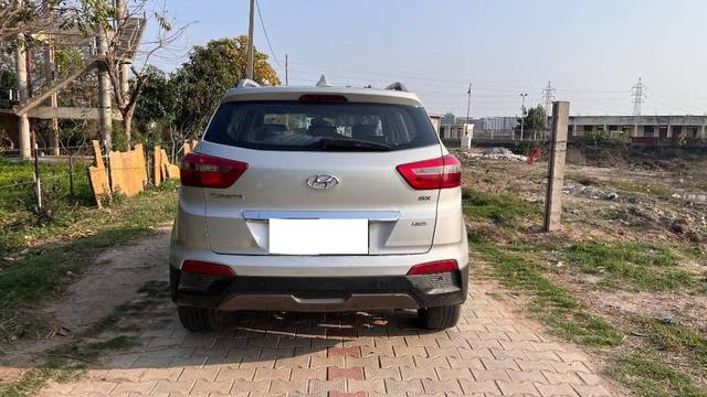 https://images10.gaadi.com/usedcar_image/4400801/original/processed_966b6989-6809-414e-8355-3d9467883031.jpeg?imwidth=6401