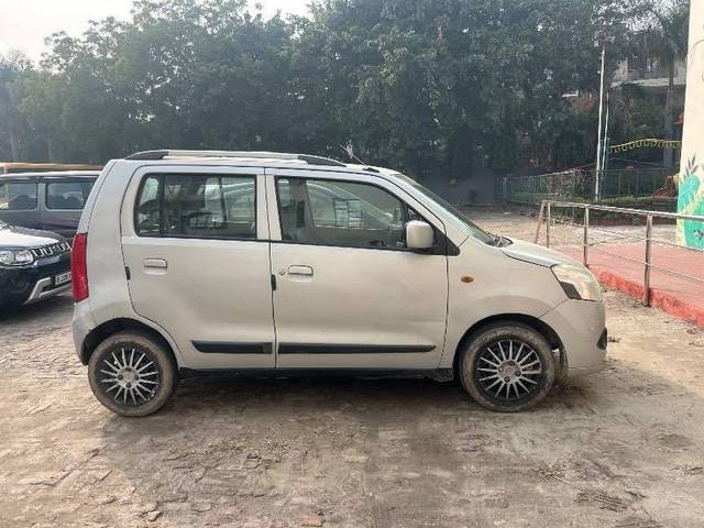 https://images10.gaadi.com/usedcar_image/4400810/original/processed_8ef8842f-9208-4667-80f6-13992c38a20a.jpeg?imwidth=6401