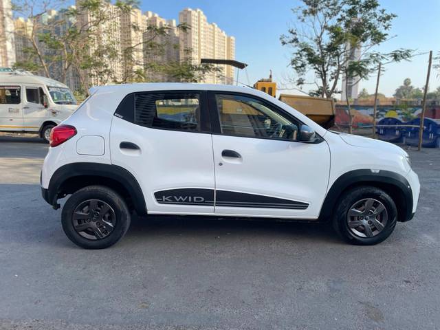 https://images10.gaadi.com/usedcar_image/4400818/original/processed_1b95aec6837b453a55436cd6965110a1.jpg?imwidth=6401