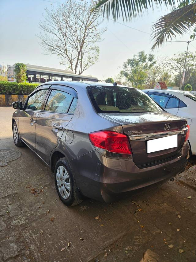 https://images10.gaadi.com/usedcar_image/4400861/original/processed_94008a666397f21f8682884cf4688680.jpg?imwidth=6400