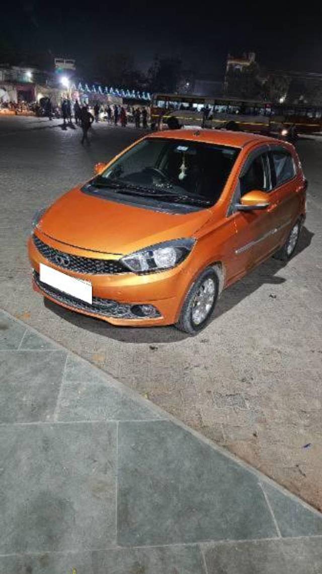 https://images10.gaadi.com/usedcar_image/4400876/original/processed_e7a59b4c-bc63-4230-b410-5a5542d01e29.jpg?imwidth=6400