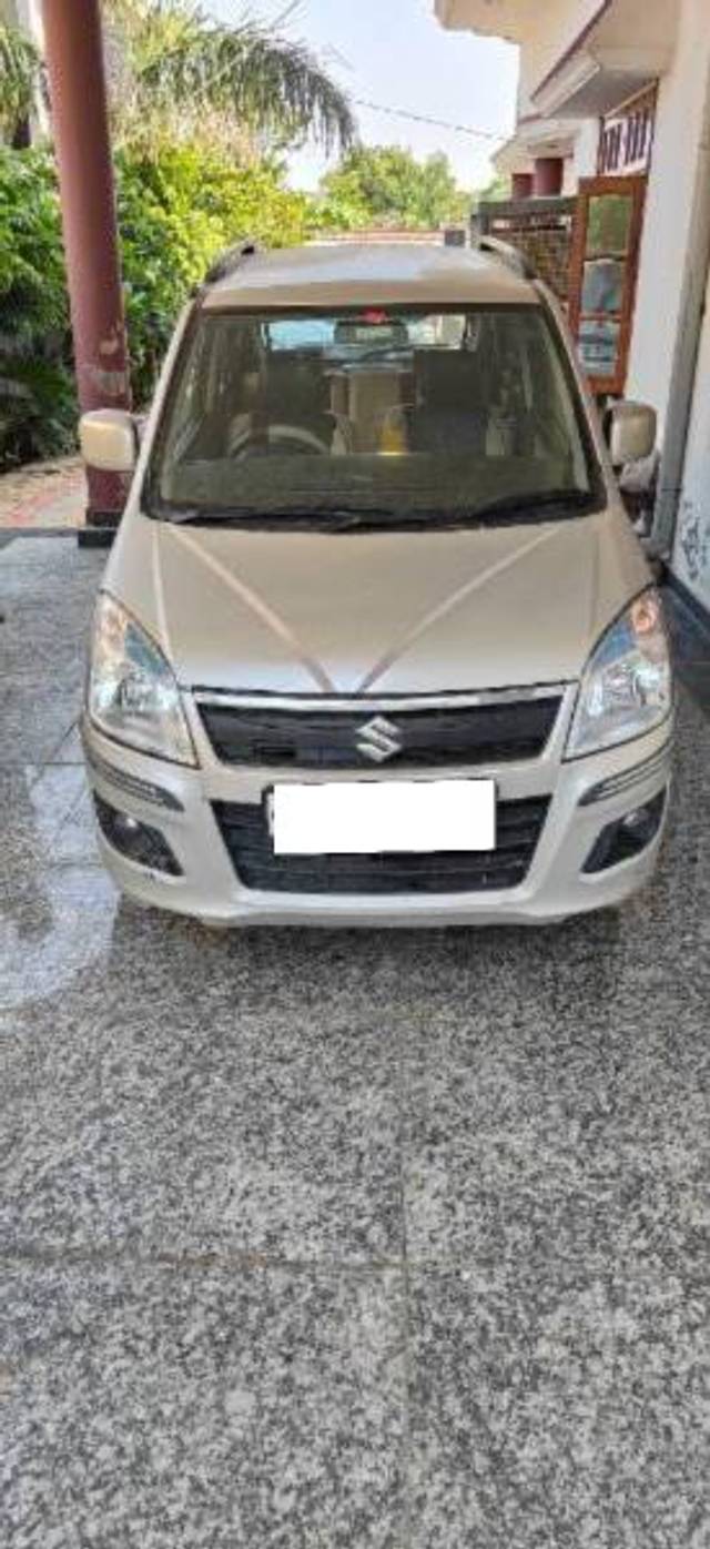 https://images10.gaadi.com/usedcar_image/4400899/original/processed_e21a5265-4cd1-4e80-b324-2f6c3ac46738.jpg?imwidth=6400