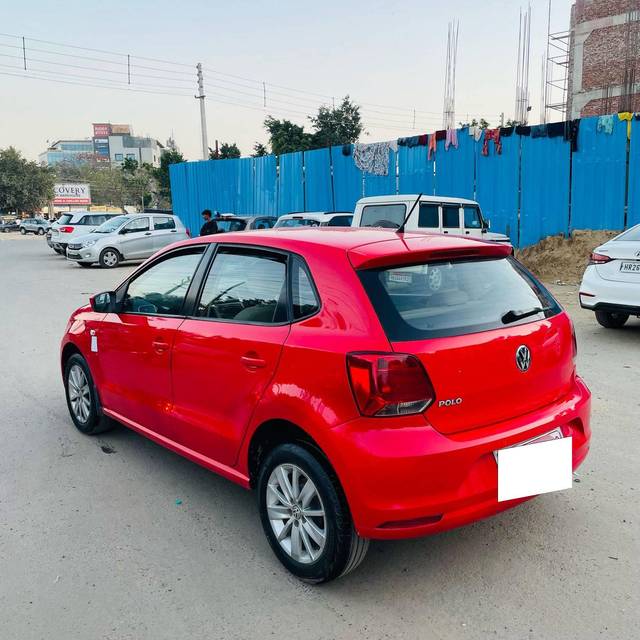 https://images10.gaadi.com/usedcar_image/4400938/original/processed_24e9d3cc2d8283f6de0e229a8b850461.jpg?imwidth=6402