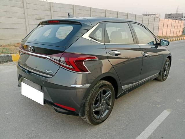 https://images10.gaadi.com/usedcar_image/4400945/original/processed_b1a0fdd94f88937022ba5423686dd701.jpg?imwidth=6402