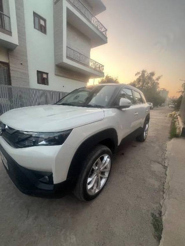 https://images10.gaadi.com/usedcar_image/4401030/original/processed_ba085f69-1432-4fdb-9a91-f4b9711f7461.jpeg?imwidth=6401