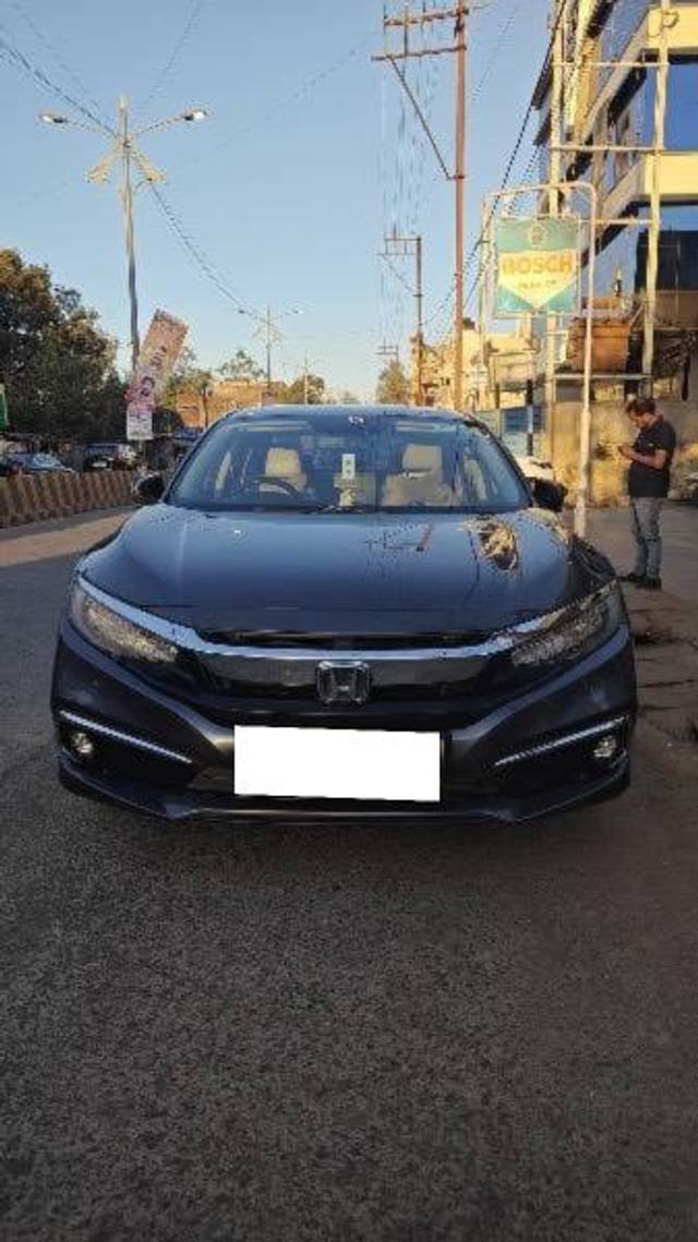 https://images10.gaadi.com/usedcar_image/4401098/original/processed_89aa268d-fe01-4605-a204-b90cbe65cc9d.jpeg?imwidth=6400