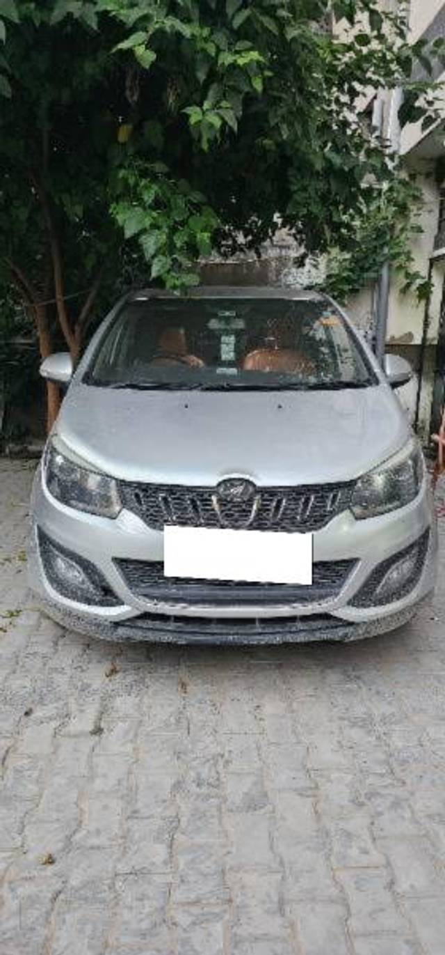 https://images10.gaadi.com/usedcar_image/4401123/original/processed_40f74d34-5789-49e7-9407-84a5a50896d9.jpg?imwidth=6400