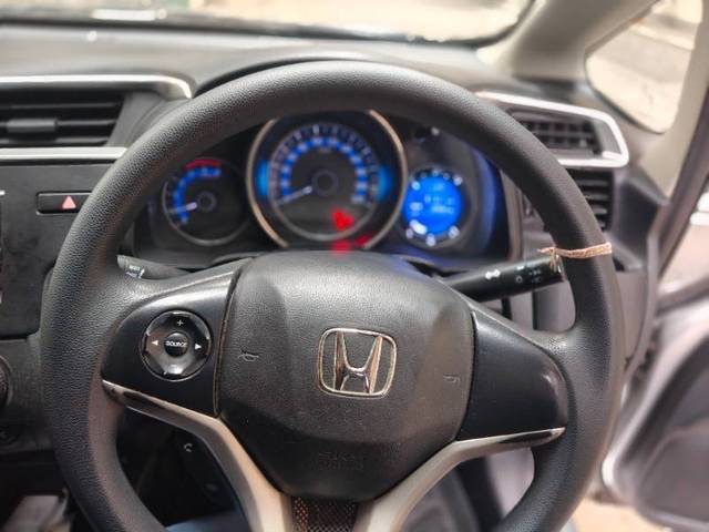 https://images10.gaadi.com/usedcar_image/4401190/original/f52a7b43ef14d151e07b21632397a6c9.jpg?imwidth=6402