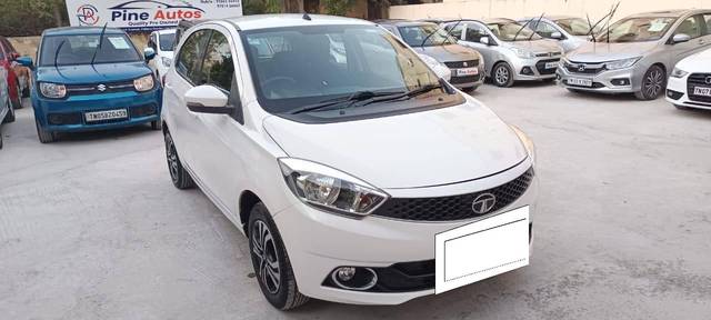 https://images10.gaadi.com/usedcar_image/4401287/original/processed_7be4cc879f88f1b885e1e5d3c80afa55.jpg?imwidth=6400