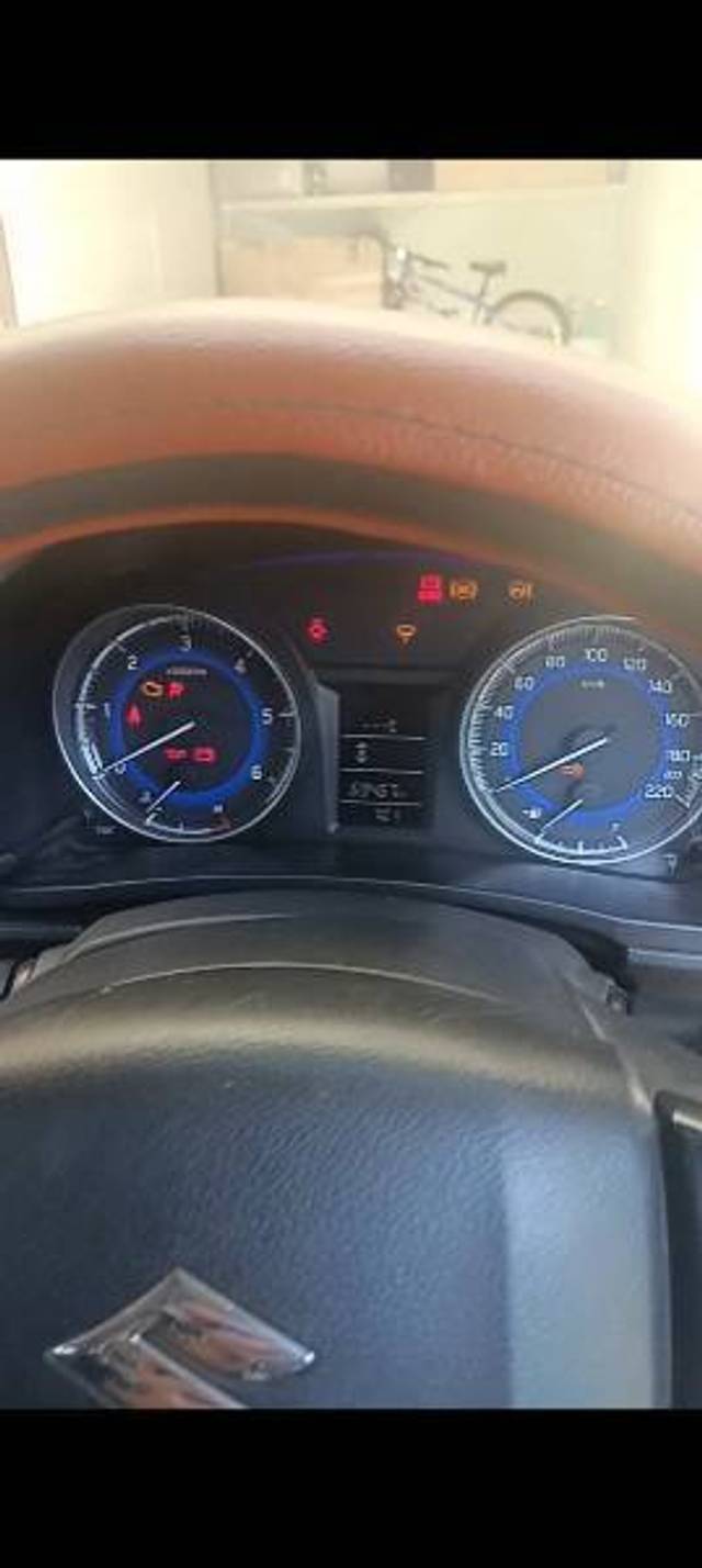 https://images10.gaadi.com/usedcar_image/4401401/original/bcadfffcba35c42352659c2864d58fcd.jpg?imwidth=6402