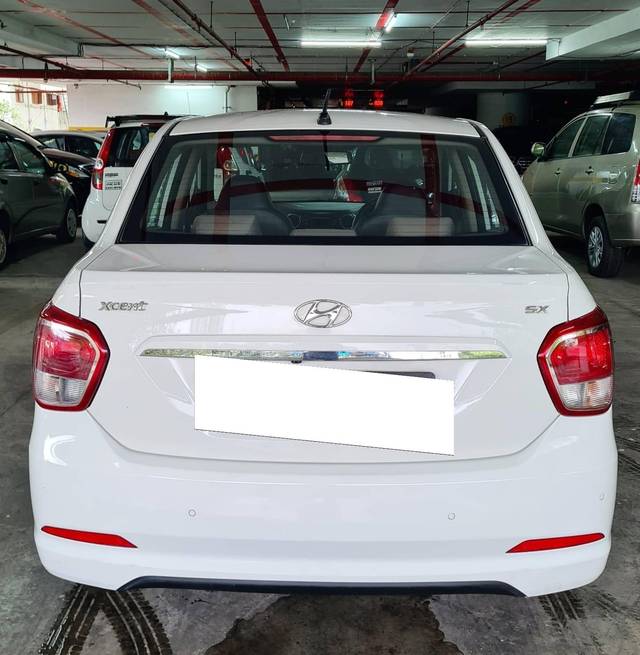 https://images10.gaadi.com/usedcar_image/4401411/original/processed_b05a81bdabed6488286ff153756d8c6e.jpeg?imwidth=6402