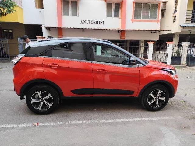 https://images10.gaadi.com/usedcar_image/4401423/original/processed_processed_21640de2-ea4d-4278-ad55-4e4f06c98a58.jpg?imwidth=6401