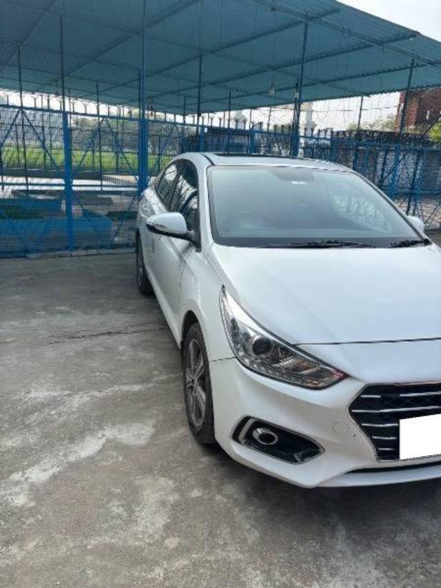 https://images10.gaadi.com/usedcar_image/4401500/original/processed_ba22d61e-5347-44f2-a561-bb802fc1d24d.jpeg?imwidth=6400