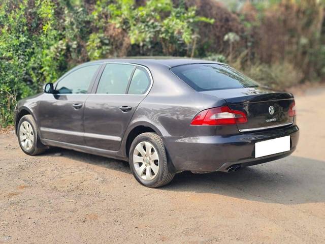 https://images10.gaadi.com/usedcar_image/4401501/original/processed_fcce47978ef6b85d7a1d99fdeda1a1e9.jpeg?imwidth=6401