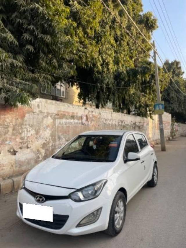 https://images10.gaadi.com/usedcar_image/4401519/original/processed_624e049a-68f6-4003-8b38-d9fd03c756be.jpeg?imwidth=6400