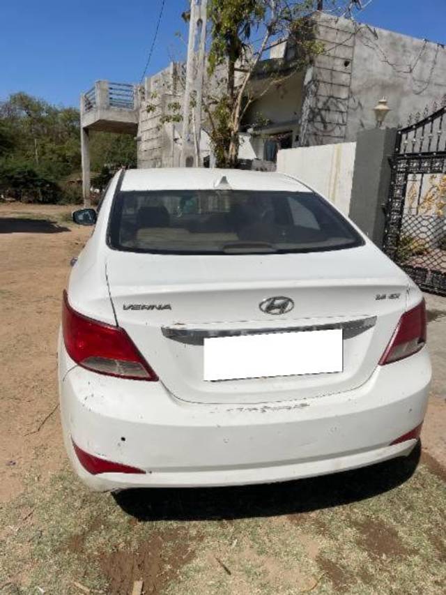 https://images10.gaadi.com/usedcar_image/4401526/original/processed_5907ed3d-1a84-4078-9672-b6e4ac0a3a62.jpg?imwidth=6401