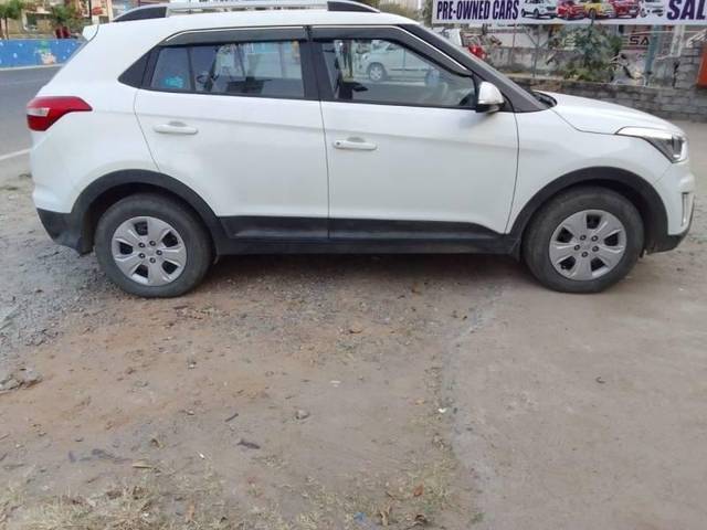 https://images10.gaadi.com/usedcar_image/4401545/original/processed_21815e2a9ff4f791365c3f7e7ae19a38.jpg?imwidth=6401