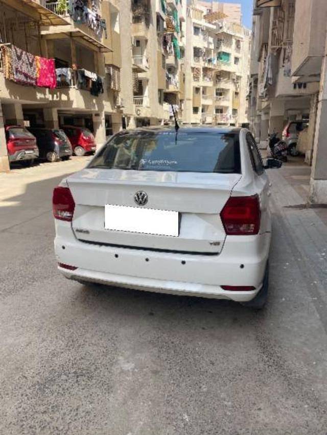 https://images10.gaadi.com/usedcar_image/4401547/original/8cdb92087899c496ef6eb16263028e1a.jpeg?imwidth=6401