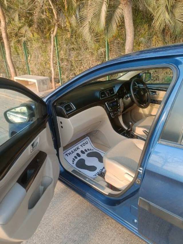 https://images10.gaadi.com/usedcar_image/4401564/original/c7a326e942411121562e5eb3a8048f98.jpg?imwidth=6402