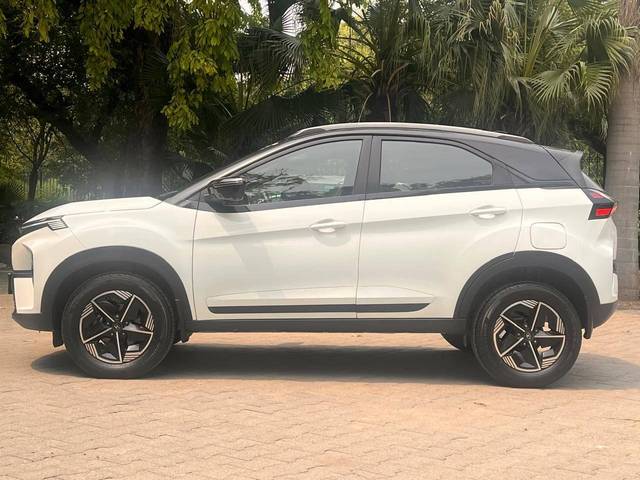 https://images10.gaadi.com/usedcar_image/4401600/original/processed_2424f227f5f32e39e130143f08c73c37.jpg?imwidth=6402