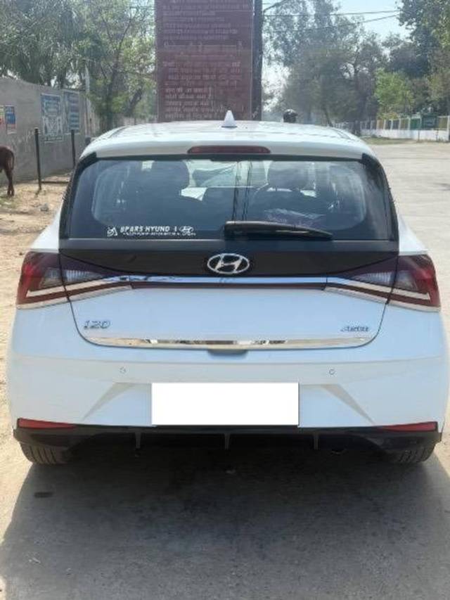 https://images10.gaadi.com/usedcar_image/4401650/original/processed_99867cd1-ca23-4f29-8087-5e3f70898975.jpeg?imwidth=6401