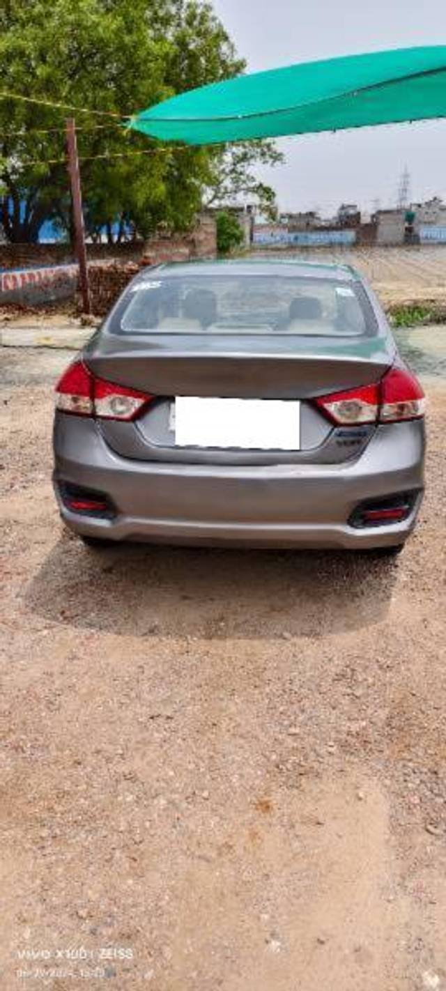 https://images10.gaadi.com/usedcar_image/4401663/original/processed_6c182cbc-08ba-412f-ba9c-45aa8542d8ef.jpg?imwidth=6400