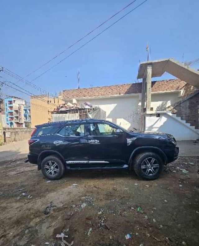 https://images10.gaadi.com/usedcar_image/4401698/original/processed_3c50a52f-2484-429c-a47f-052bb6b1ebf6.jpg?imwidth=6401