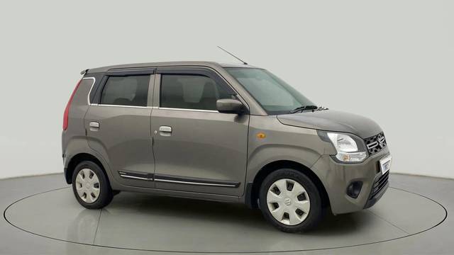 https://images10.gaadi.com/usedcar_image/4401760/original/b1da578bf1302f2fd0d71888a1c7adcf.jpg?imwidth=6400