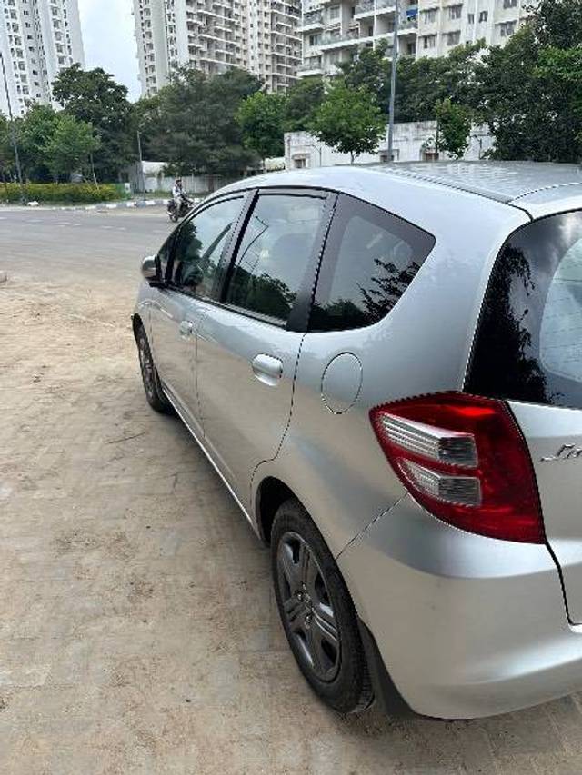 https://images10.gaadi.com/usedcar_image/4401790/original/7b7f496dd8db25ae2196329d6170ee5b.jpeg?imwidth=6402