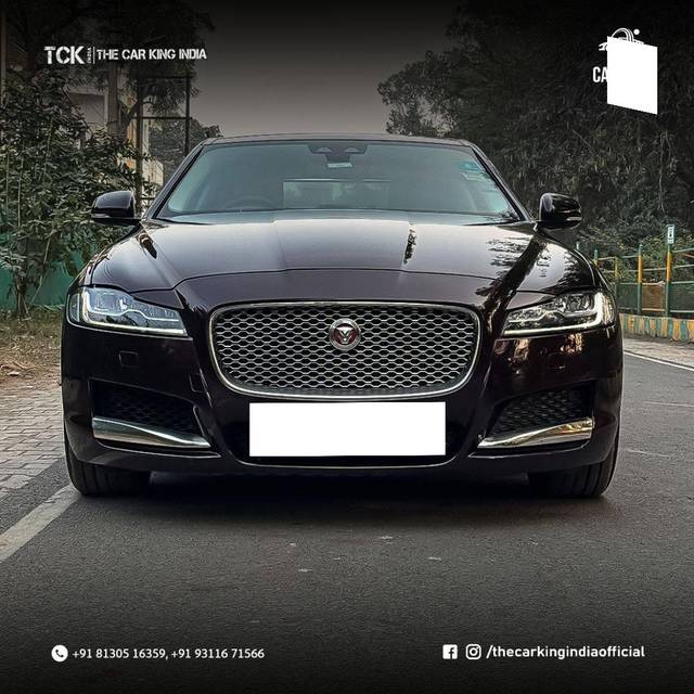 https://images10.gaadi.com/usedcar_image/4401812/original/processed_cacf135c228e86d935b1a1d545209539.jpg?imwidth=6402