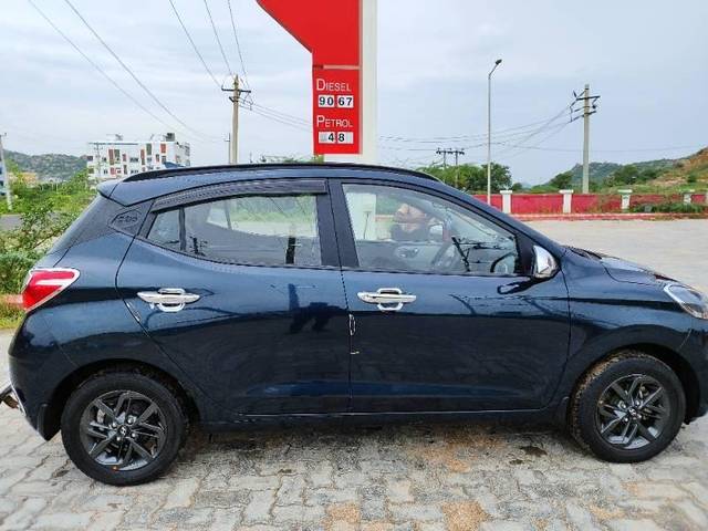 https://images10.gaadi.com/usedcar_image/4401814/original/processed_e5ccfcce-2b16-433f-8f10-501d70b50d68.jpg?imwidth=6400