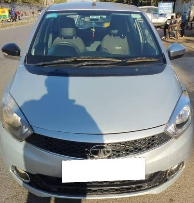 https://images10.gaadi.com/usedcar_image/4401858/original/2354b3c00c8436f59d3a9937142dac72.jpg?imwidth=6402