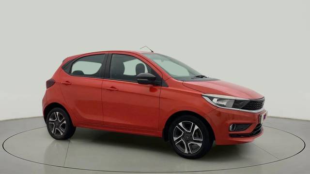 https://images10.gaadi.com/usedcar_image/4402030/original/b79853c186a8e411f2e52e6ff27bba45.jpg?imwidth=6400