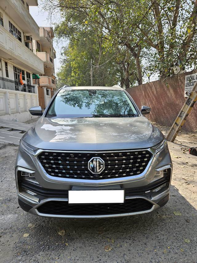 https://images10.gaadi.com/usedcar_image/4402036/original/processed_69bf07b2cea014f419d683171d71fe65.jpg?imwidth=6400