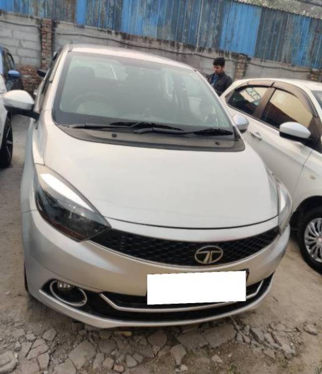 https://images10.gaadi.com/usedcar_image/4402041/original/d22765e41c6e6ba7b5191877d6ef077f.jpg?imwidth=6400