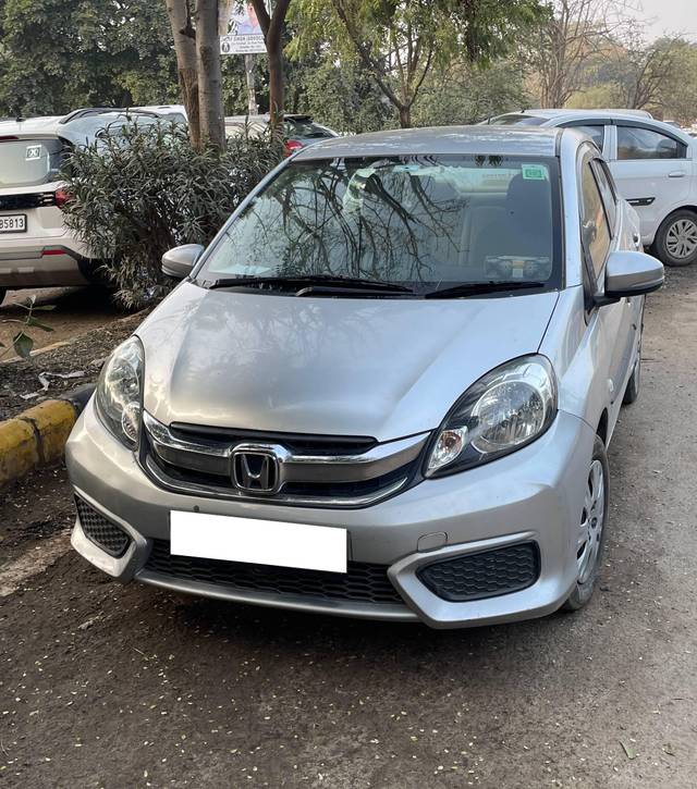 https://images10.gaadi.com/usedcar_image/4402183/original/processed_e518bbe4-36cc-4faa-a562-74438782bed5.jpeg?imwidth=6400