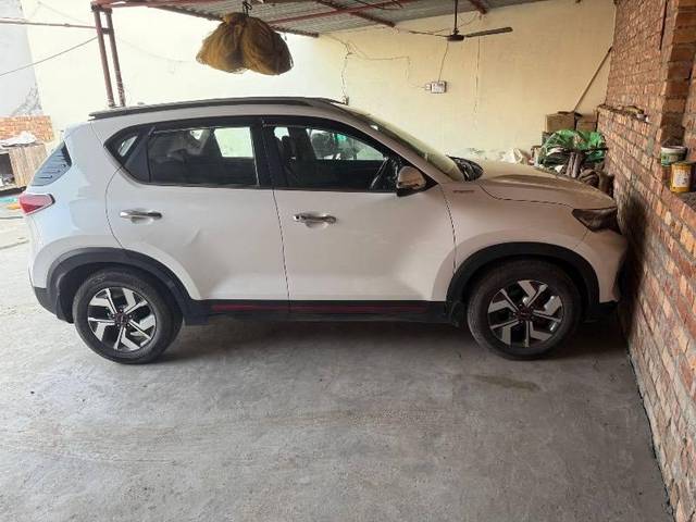 https://images10.gaadi.com/usedcar_image/4402184/original/processed_1f102766-dbe6-48c7-9509-6228252c6a3c.jpeg?imwidth=6400