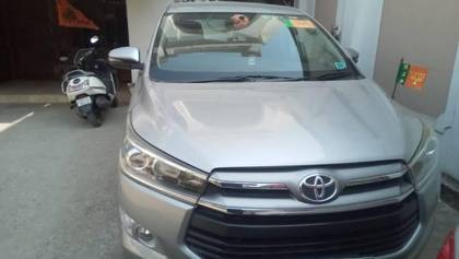 Toyota Innova Crysta 2.4 VX MT BSIV Toyota Innova Crysta 2.4 VX MT BSIV