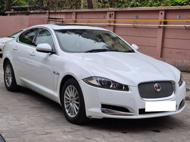 https://images10.gaadi.com/usedcar_image/4402355/original/processed_63e241f77ac4a5e03c918b68b3dd3602.jpg?imwidth=6400