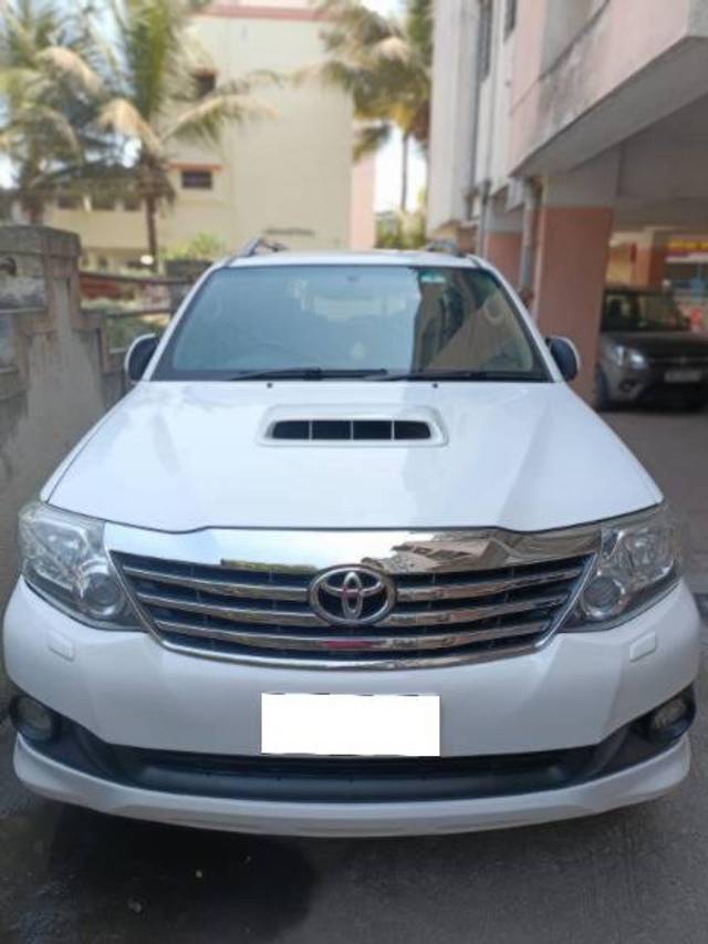 https://images10.gaadi.com/usedcar_image/4402381/original/processed_4b82235c-1729-4721-b805-d1eb9bf3f9e3.jpg?imwidth=6402