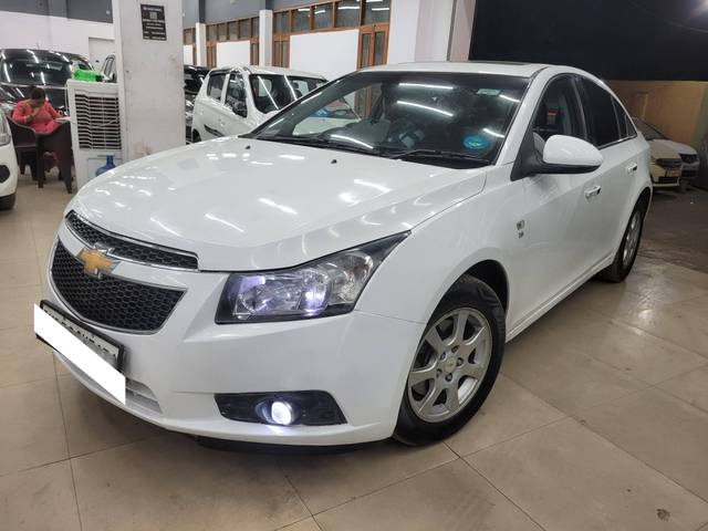 https://images10.gaadi.com/usedcar_image/4402404/original/processed_0fb1ca052ca252fa156bc682c8fceb9c.jpg?imwidth=6400