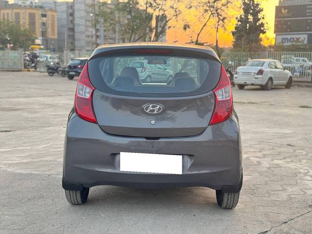 https://images10.gaadi.com/usedcar_image/4402435/original/processed_ce5825bd05af0fa9d2af93aae7eea267.jpg?imwidth=6402