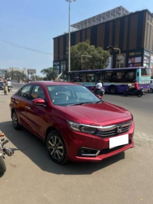 https://images10.gaadi.com/usedcar_image/4402441/original/processed_24b6184f-2708-4b96-8df8-7514ea19d00b.jpeg?imwidth=6400