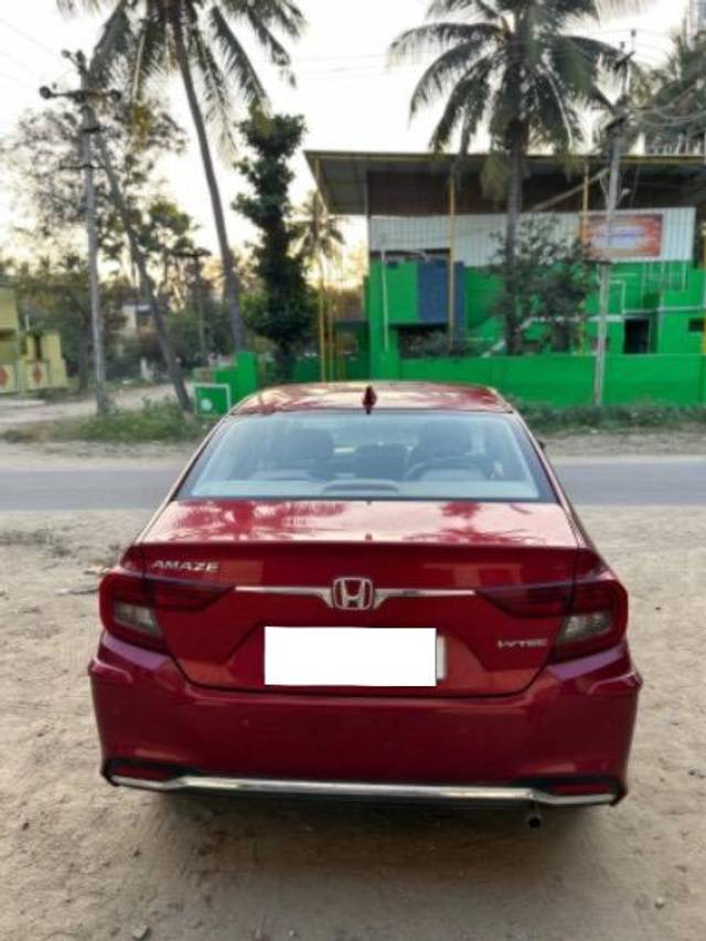 https://images10.gaadi.com/usedcar_image/4402441/original/processed_7ee77921-a1c6-45e3-916d-ffd76cdc74fe.jpeg?imwidth=6402