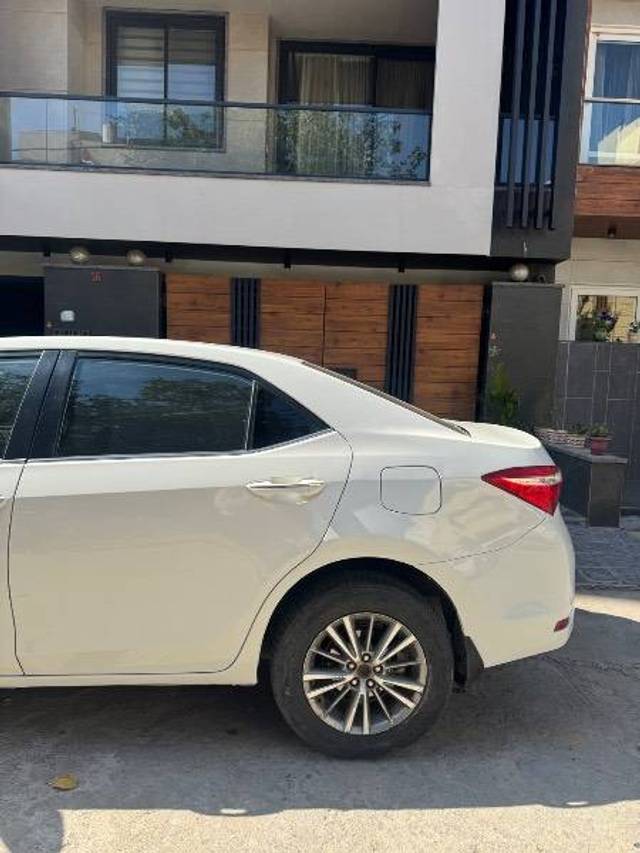https://images10.gaadi.com/usedcar_image/4402472/original/449ab255225e78bf150d816d29aedda8.jpeg?imwidth=6402