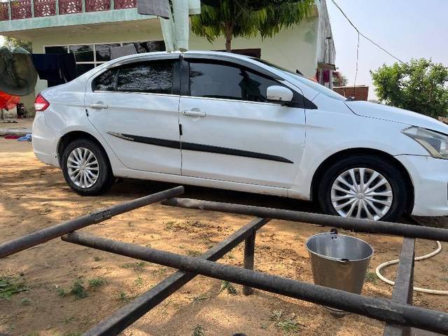 https://images10.gaadi.com/usedcar_image/4402474/original/81b9ce9e9ecec88dc3ce0763d5bad3cf.jpeg?imwidth=6402